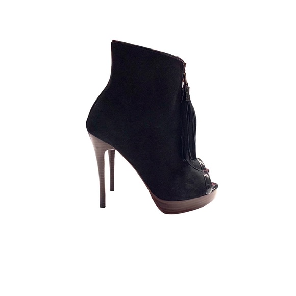 L’AGENCE BLACK SUEDE STILETTO ANKLE BOOT WITH FRONT ZIPPER CLOSURE AND TUSSLE - Picture 2 of 16